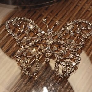 BEAUTIFUL VINTAGE Butterfly Crystal Brooch
